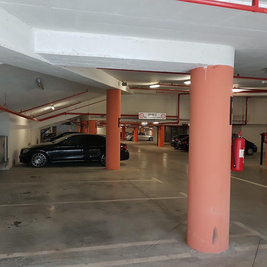 Apartment Viktor,Parking Осиек Экстерьер фото